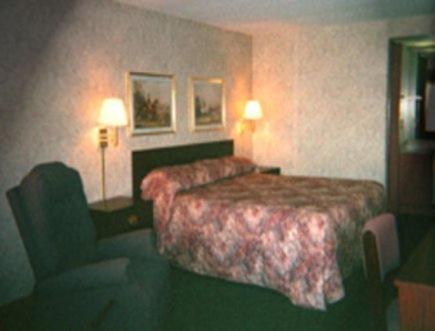 Relax Inn Richmond Room photo